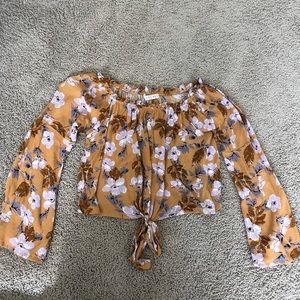 Like new flowly mid waisted top